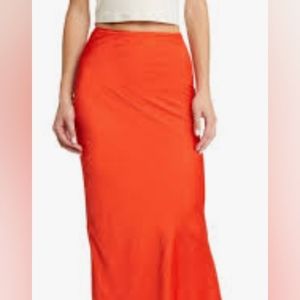 RISKY RED SABA SKIRT ZIPPER IN THE BACK SLIT IN THE FRONT NWT SMALL